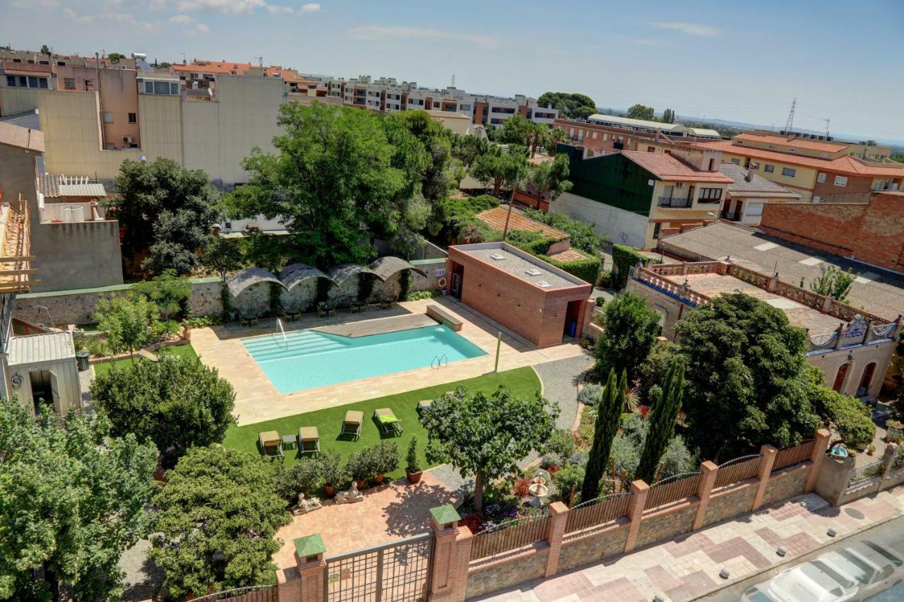 Apartaments Suites Sant Jordi Монтбрио-дель-Камп Экстерьер фото